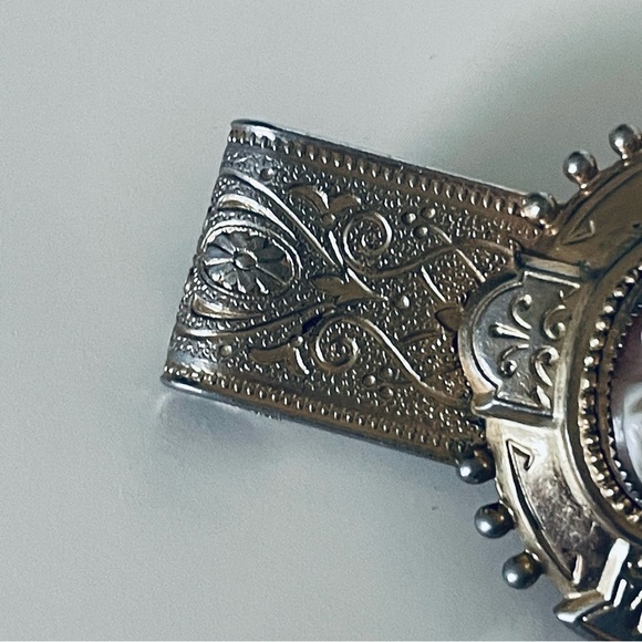 Victorian Brooch Taille D’ Epargne Enamel Gold Tone Pin Back Brooch - Picture 3 of 10